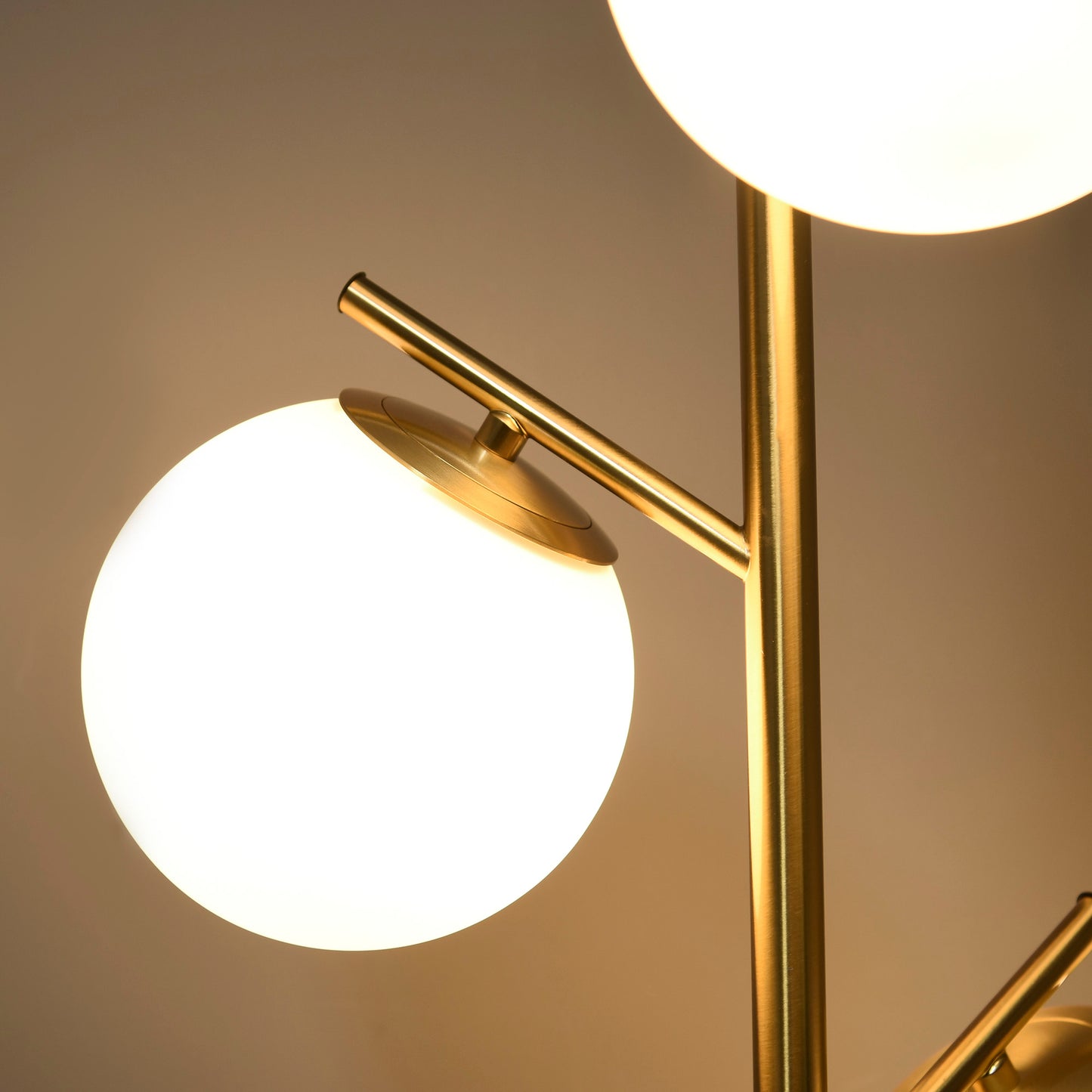 LightGlow Tree Floor Lamp - Gold